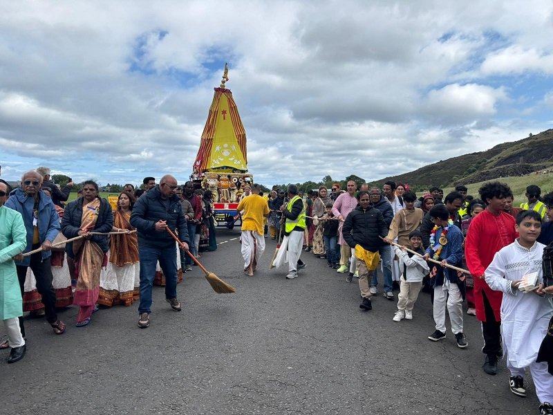 Vice Consul joined the vibrant Rathayatra Festival in Edinburgh.