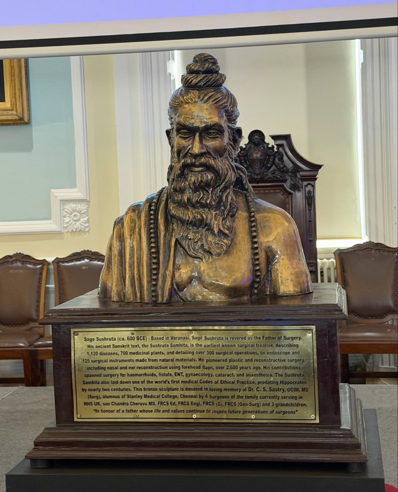 Consul General unveiled the bronze sculpture of Sage Sushruta, revered as the Father of Surgery, at the Royal College of Surgeons of Edinburgh.
