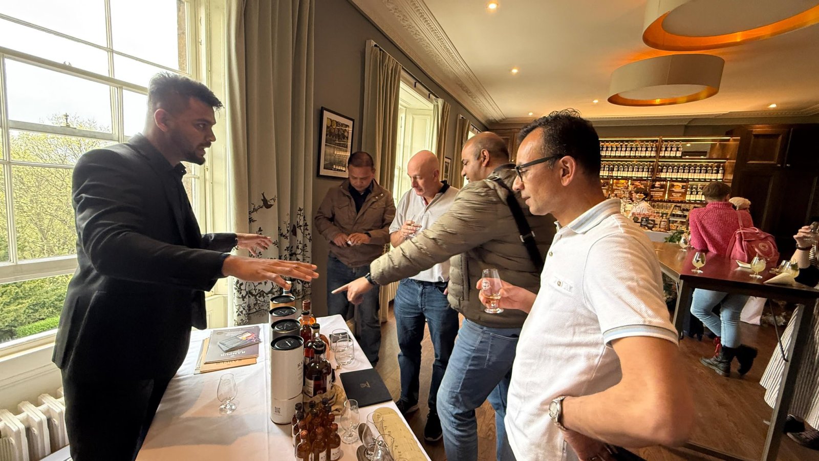 CGI, Edinburgh, in partnership with The Scotch Malt Whisky Society, organised an Indian alco-beverage promotional eve