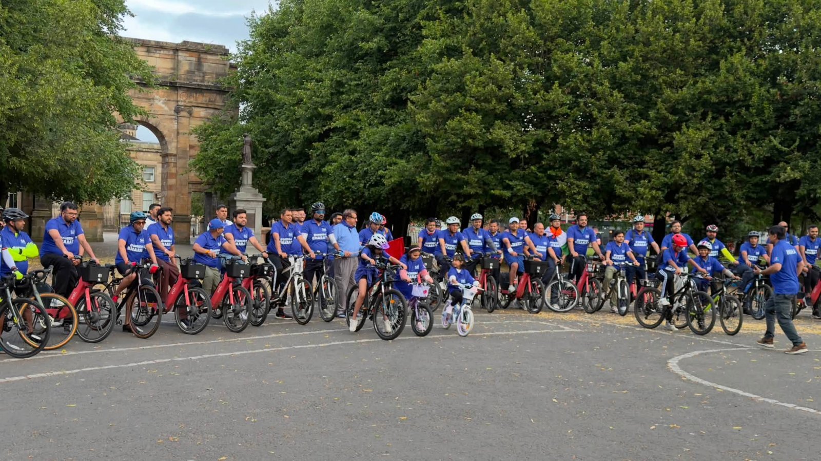 Hon'ble Minister Dr. Mansukh Mandaviya Leads Rally in Support of Team India participating in Commonwealth Games 2026 in Glasgow.