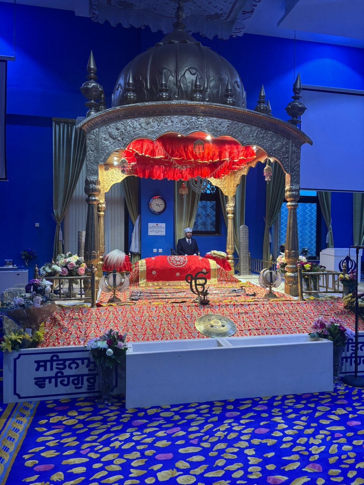 Consul General visited the Gurdwara Singh Sabha in Glasgow